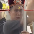 娱乐吃瓜君地铁判官,正义感爆棚的地铁侠引发网友热议
