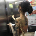 网红吃瓜纹身美女,网红吃瓜纹身美女生态圈揭秘